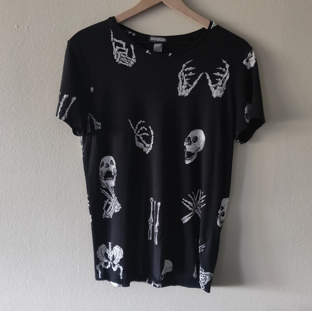 💲⬇️REDUCED⬇️💲Men's Skull Print Shirt